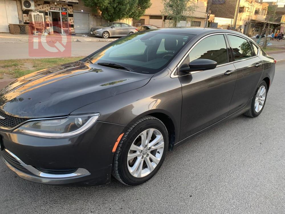 Chrysler 200